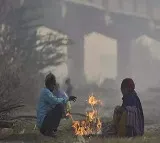 Delhi records minimum temp of 5.3, air quality remains 'very poor'