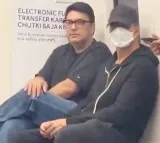 Akshay Kumar beats Mumbai traffic with metro ride