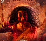 అంచనాలు పెంచుతున్న అప్సరా రాణి 'రాచరికం' పోస్టర్ 