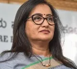 Concerned about her seat being given to JD (S), MP Sumalatha Ambareesh to meet K'taka BJP President