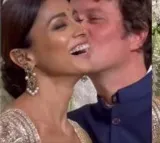 Video of hubby kissing Shriya Saran at Ira Khan wedding reception goes viral