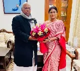 AICC appoints YS Sharmila as AP PCC Chief