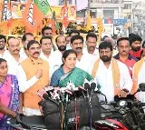 Purandeswari demands AP state holiday on 22