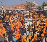 Pickpockets loots freely in Ayodhya yesterday