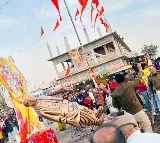 3, including cop hurt in clashes after Sardar Patel's statue pulled down in Ujjain