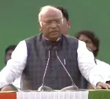 Did PM Modi fulfill any of his earlier guarantees kharge in telangana