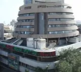 Sensex falls over 600 points on selling in heavyweights