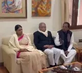 Sharmila to Stage Protest in Delhi This Afternoon, Meets Sharad Pawar