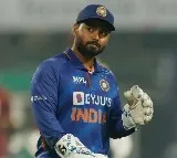 'Difficult to explain my relationship with him': Pant on his deep connection with Dhoni