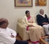 YS Sharmila meets Sharad Pawar in Delhi before her deeksha on AP Special Status
