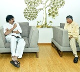 Pawan Kalyan goes to CBN house in Undavalli