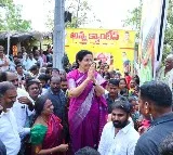 Nara Lokesh appreciates Mangalagiri handloom weavers skill
