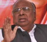 V Hanumantha Rao fires on KCR