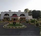 'On arrival from Hyd, Cong MLAs to camp at Tejashwi’s residence'