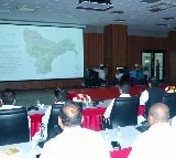 Telangana Cong holds presentation on irrigation projects for its MLAs
