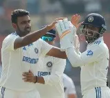 Bowlers who took 500 wickets in fewest tests