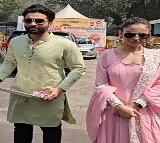 Rakul, Jackky seek blessings at Siddhivinayak temple ahead of wedding