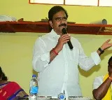 Devineni Uma shares a video of YCP supporters going to Raptadu Siddham meeting