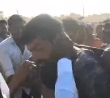 Paritala Sriram shares video of YSRCP workers attacking Andhra Jyothi photographer