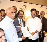 హోటల్ వెస్టిన్‌లో "విద్య, నైపుణ్యాభివృద్ధి & వ్యవస్థాపక అవకాశాలు" అంశంపై నిర్వహించిన సమావేశానికి ముఖ్య అతిథిగా హాజరైన ముఖ్యమంత్రి రేవంత్ రెడ్డి