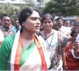Sharmila gto minor injury while police arrest her