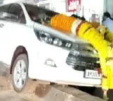 Former AP Minister Chinna Rajappa's narrow escape in road accident