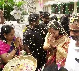 Kalvakuntla Kavitha visits 400 years old temple in Konaseema
