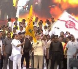 Chandrababu Holds Janasena Flag, Pawan Kalyan Raises TDP Flag