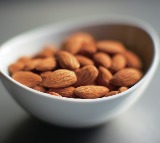 డయాబెటిక్ రోగులు తమ రోజువారీ ఆహారంలో తప్పనిసరిగా చేర్చుకోవాల్సిన 3 ఆహారాలను వెల్లడించిన  పోషకాహార నిపుణులు