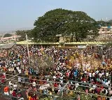 first day count rs 3 crores in Medaram Hundi