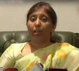 YS Sunitha Urges Public Not to Vote for Jagan's Party, Cites Unresolved Viveka's Murder Case