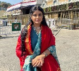 తిరుమలలో ‘డియర్ ఉమ’ హీరోయిన్ సుమయా రెడ్డి 