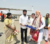 రెండు రోజుల తెలంగాణ పర్యటన ముగించుకుని బయలుదేరిన ప్రధానమంత్రి నరేంద్ర మోడీకి బేగంపేట విమానాశ్రయంలో వీడ్కోలు పలికిన ముఖ్యమంత్రి రేవంత్ రెడ్డి