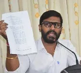 Balmoori Venkat challenges Kavitha