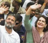 Rahul Gandhi to contest from Amethi Priyanka to debut from Raebareli