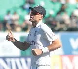 Sachin heaps praise on Anderson’s 700 wickets, calls it “stellar achievement”
