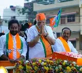 PM Modi's roadshow in Hyderabad draws huge crowd