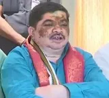 Minister Ponnala Prabhakar denounces KCR's remarks on Medigadda Barrage pillars