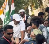 Rahul, Priyanka reach out to child who fell during Nyay Yatra in Mumbai
