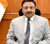voter card is automatically issued to school students if they turn 18 years says chief election commissioner Rajiv Kumar