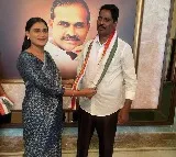 Sharmila welcomes Nandikotkur MLA Arthur into Congress party