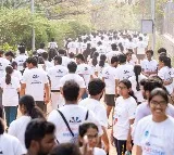 మహేష్ బాబు ఫౌండేషన్ మరియు ఔట్‌రీచ్ క్లబ్ కలిసి "గుండె జబ్బులతో పోరాడుతున్న పిల్లలకు మద్దతుగా" సుమారు 300 మంది రన్ లో పాల్గొన్నారు