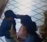 Hyderabad woman and daughter fight off robbers, apprehend one