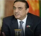 Pakistan President Zardari rakes up Kashmir issue