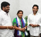 Andhra CM set to launch YSRCP campaign with bus yatra