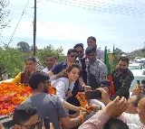 Kangana Ranaut holds roadshow in Mandi, responds to Supriya Shrinate’s ‘bhao’ jibe
