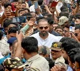 ECI bars Yusuf Pathan from using 2011 ODI WC pics during campaign