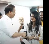 Students rescued from Ukraine pay Union Minister's security deposit for LS polls in Kerala