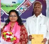 Kadiam Srihari Strong worning to errabelli and palla rajeswar rao
