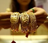 Gold price surges to record high